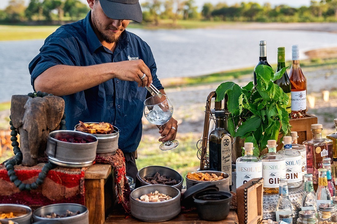 Kazile-Island-Lodge-Dining