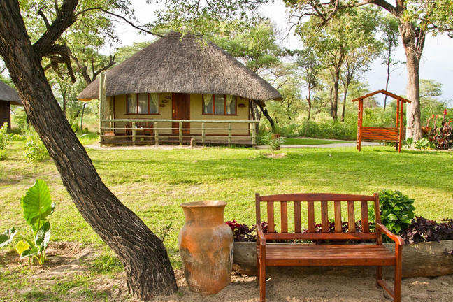 Hakusembe River Lodge