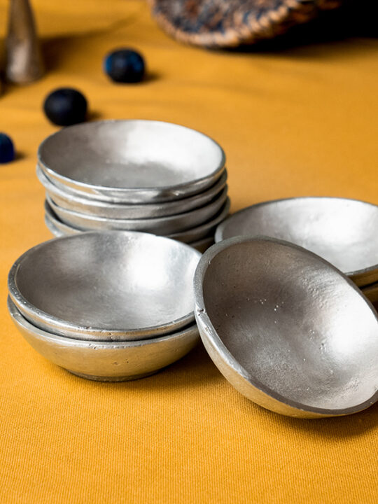 African Monarch Lodges Sijwa Boutique Aluminium Bowls