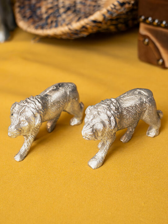 African Monarch Lodges Sijwa Boutique Aluminium Lions
