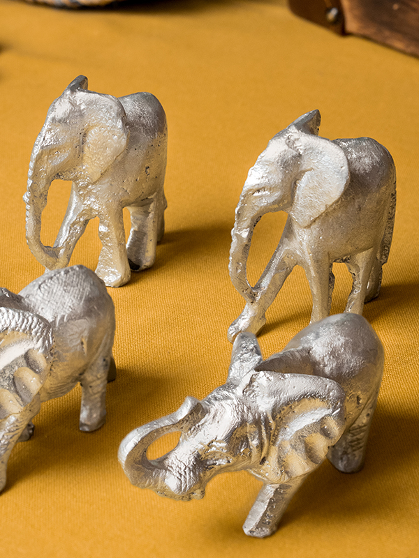 African Monarch Lodges Sijwa Boutique Aluminium Elephants