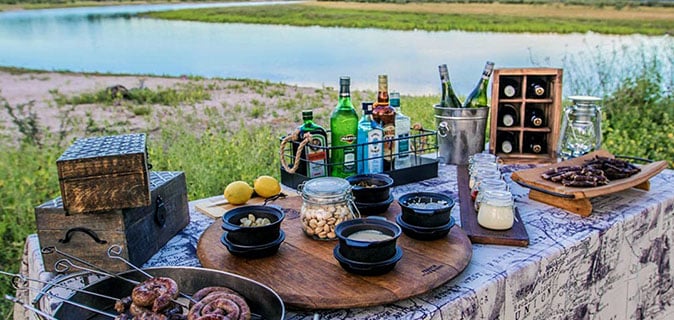 African Monarch lodges - Sundowner Picnic